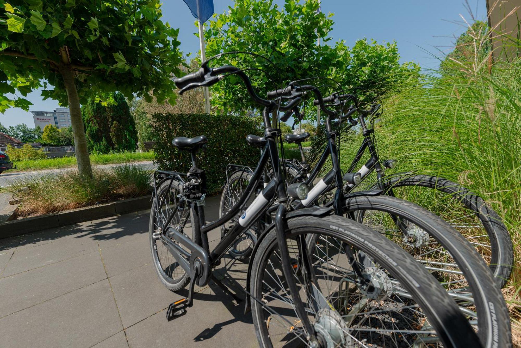 Boutique Hotel Herbergh Amsterdam Airport Free Parking Badhoevedorp Exterior photo