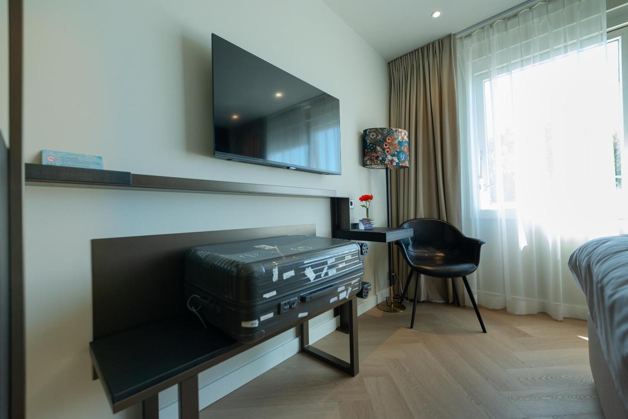 Boutique Hotel Herbergh Amsterdam Airport Free Parking Badhoevedorp Exterior photo