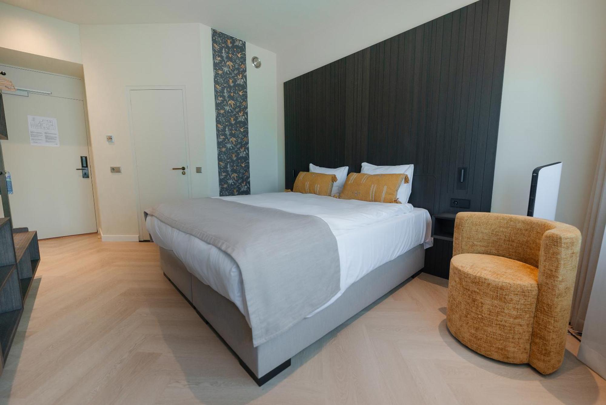 Boutique Hotel Herbergh Amsterdam Airport Free Parking Badhoevedorp Exterior photo