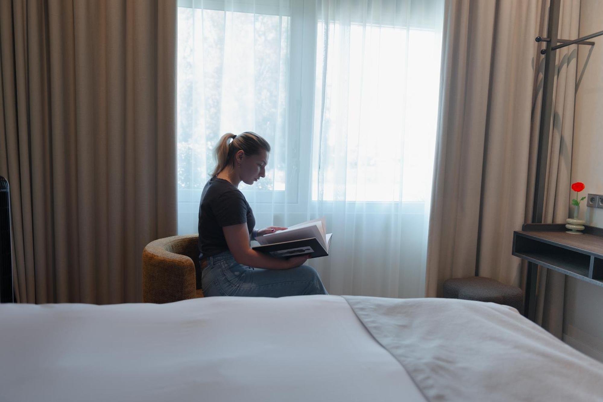 Boutique Hotel Herbergh Amsterdam Airport Free Parking Badhoevedorp Exterior photo