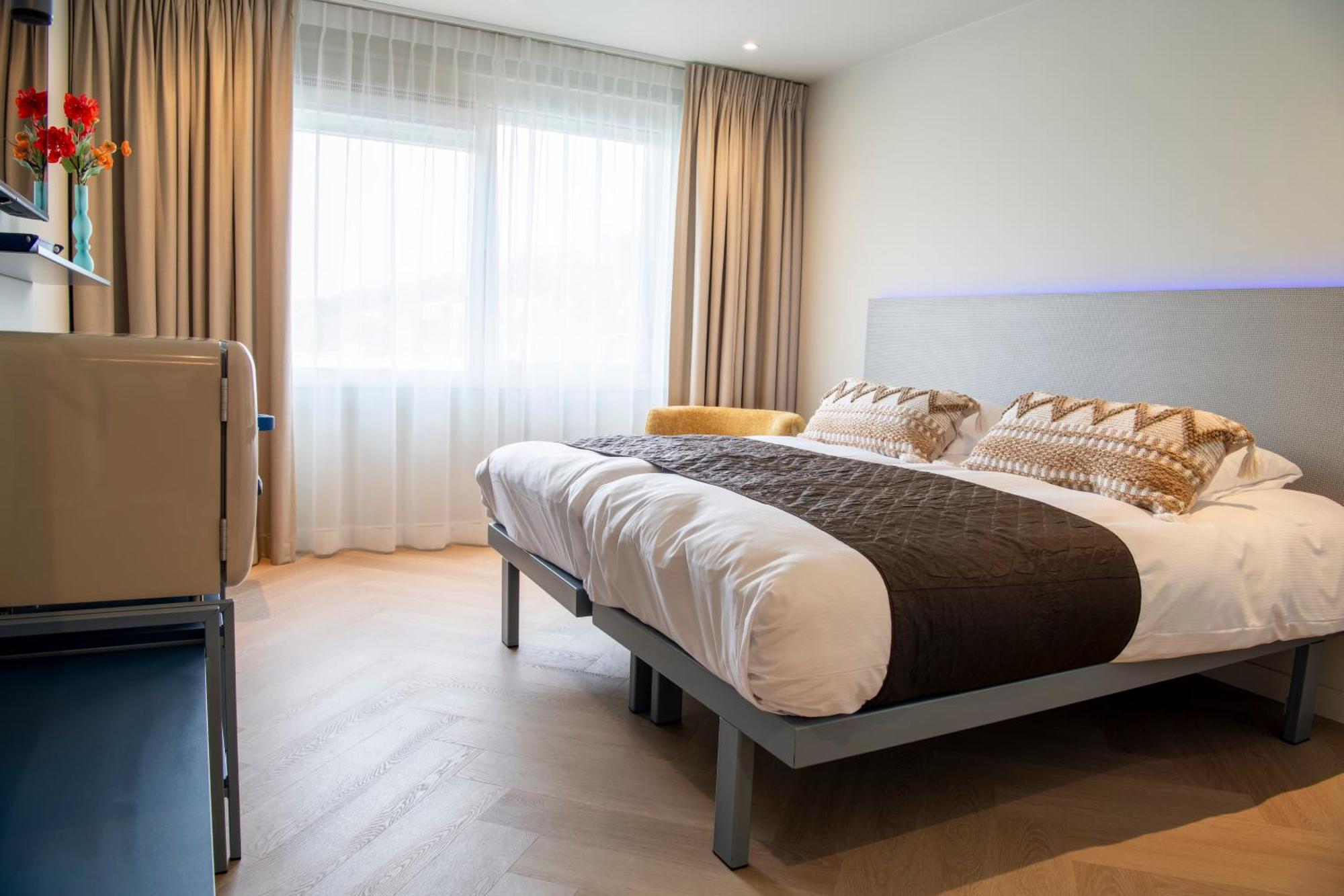 Boutique Hotel Herbergh Amsterdam Airport Free Parking Badhoevedorp Exterior photo