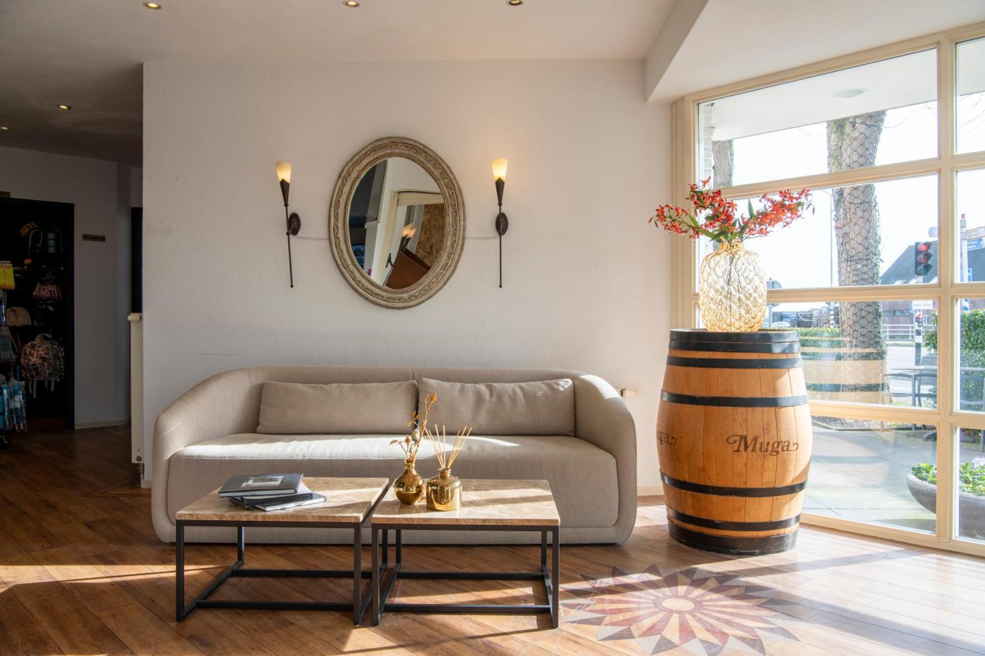 Boutique Hotel Herbergh Amsterdam Airport Free Parking Badhoevedorp Exterior photo