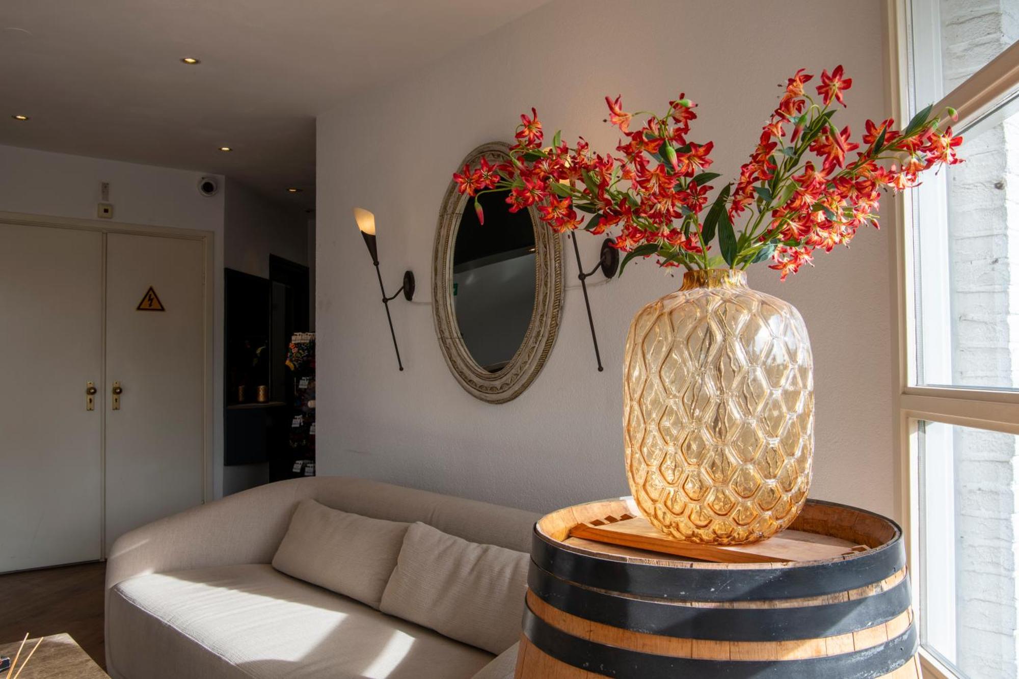 Boutique Hotel Herbergh Amsterdam Airport Free Parking Badhoevedorp Exterior photo