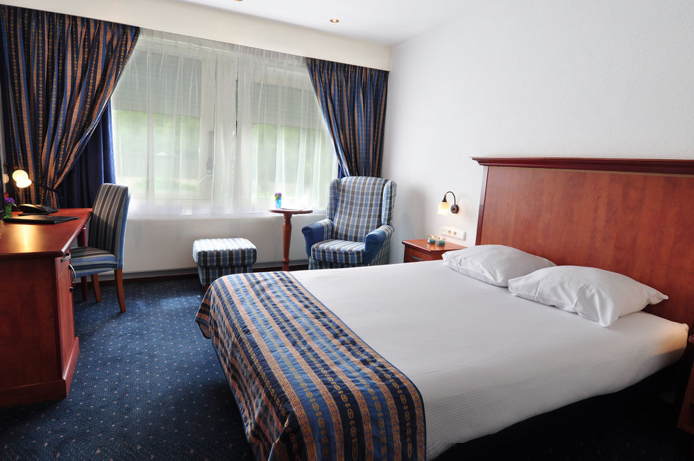 Boutique Hotel Herbergh Amsterdam Airport Free Parking Badhoevedorp Exterior photo